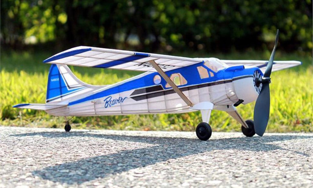 Kit # 305 - DHC-2 Beaver model Kit # 305 - DHC-2 Beaver model