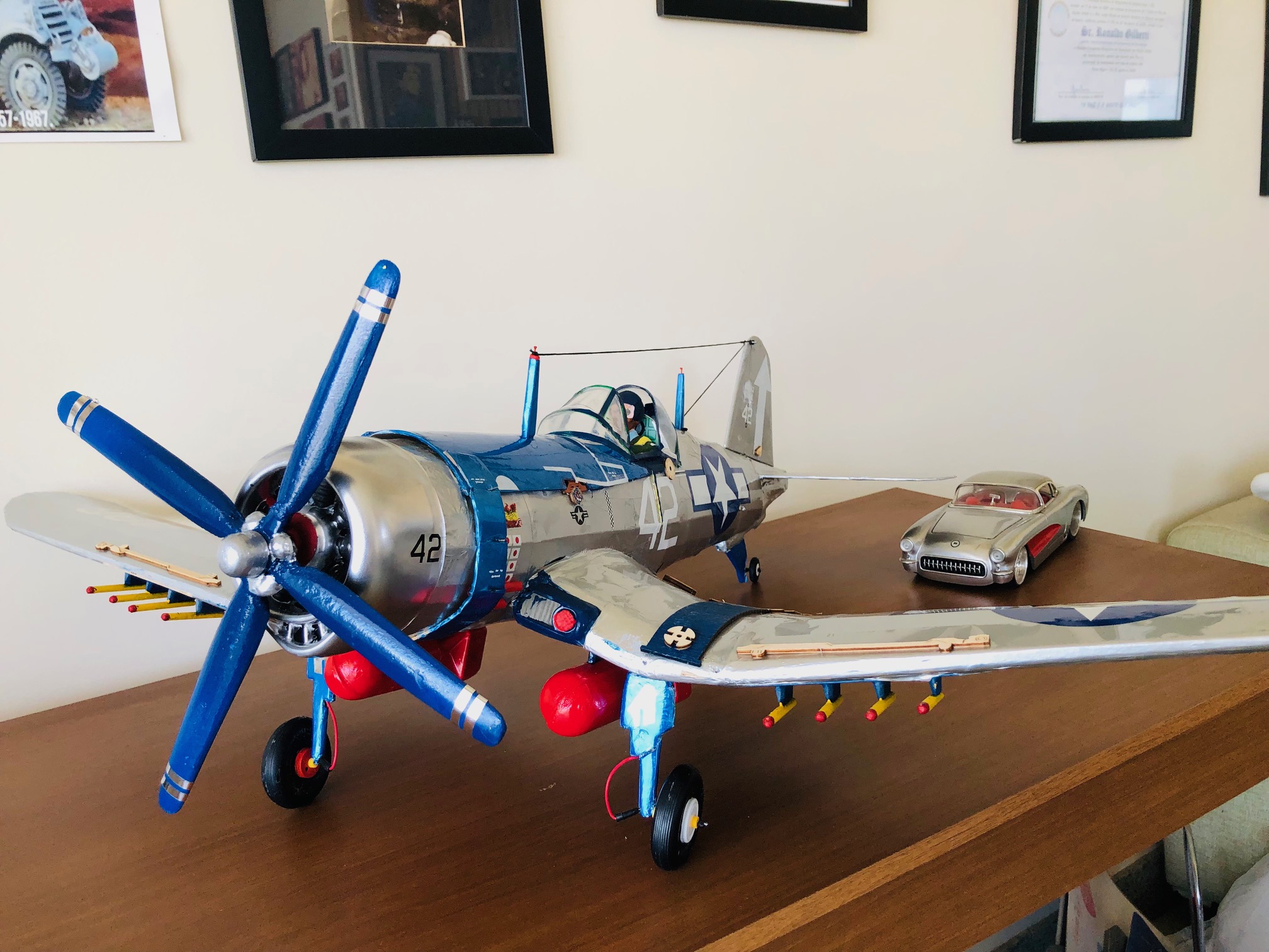 Vought F4U-4 Corsair